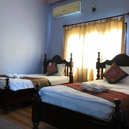 Soutjai Guesthouse & Restaurant Vang Vieng Esterno foto
