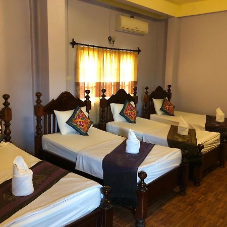 Soutjai Guesthouse & Restaurant Vang Vieng Esterno foto
