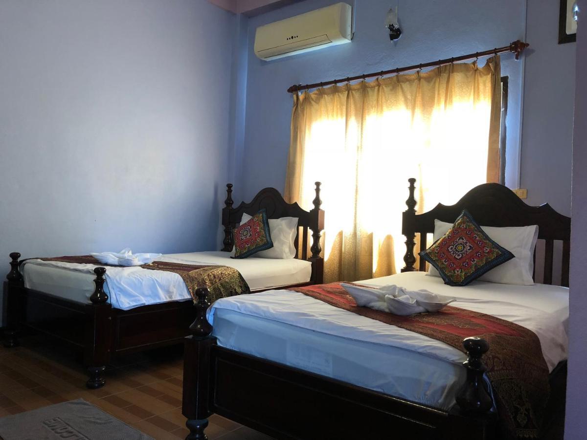 Soutjai Guesthouse & Restaurant Vang Vieng Esterno foto