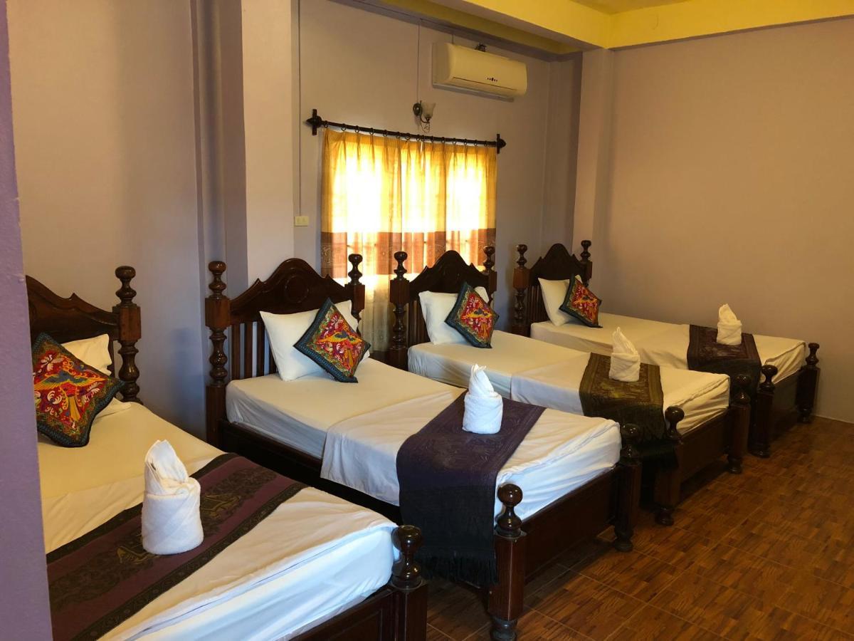 Soutjai Guesthouse & Restaurant Vang Vieng Esterno foto