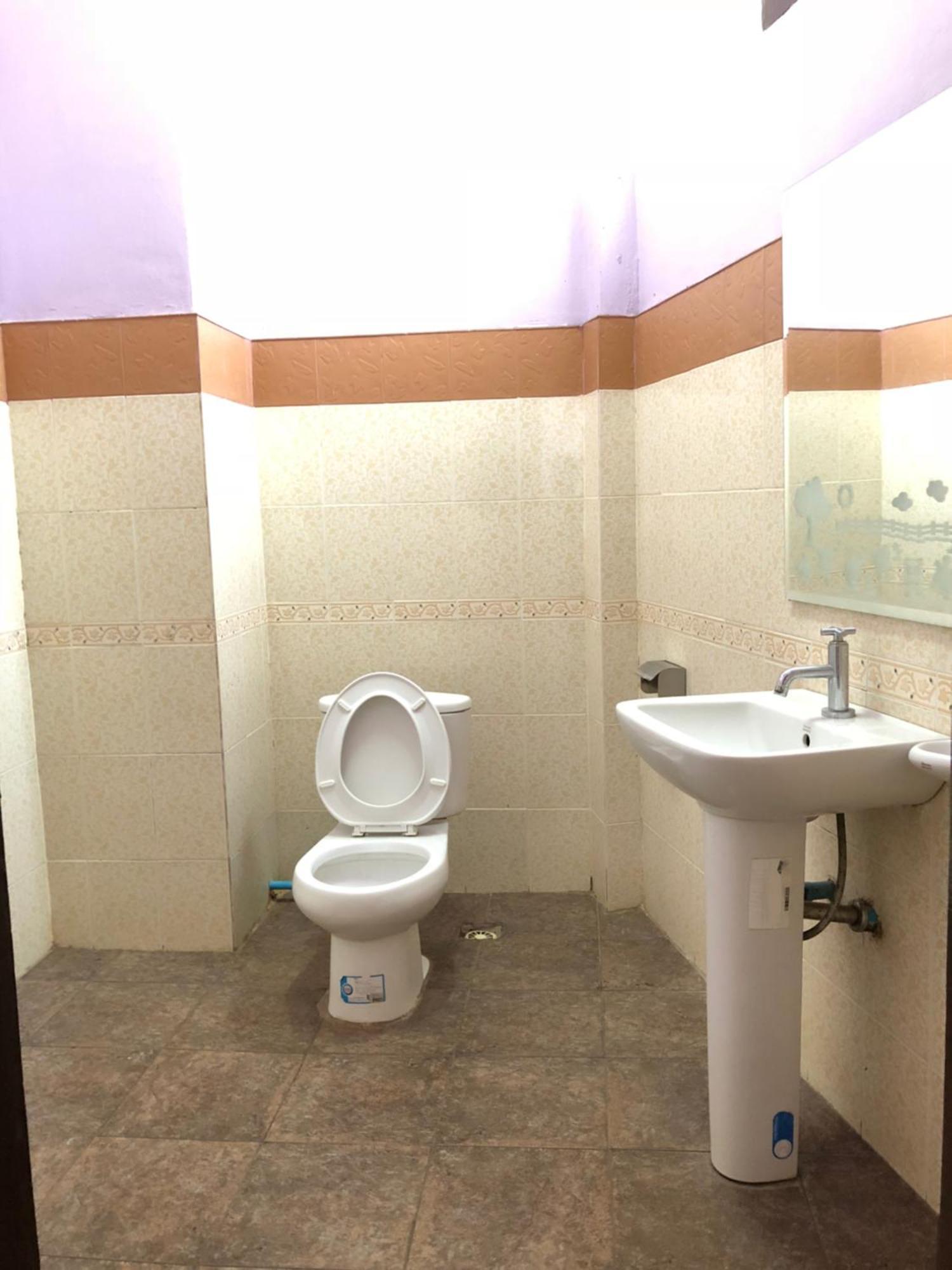 Soutjai Guesthouse & Restaurant Vang Vieng Esterno foto