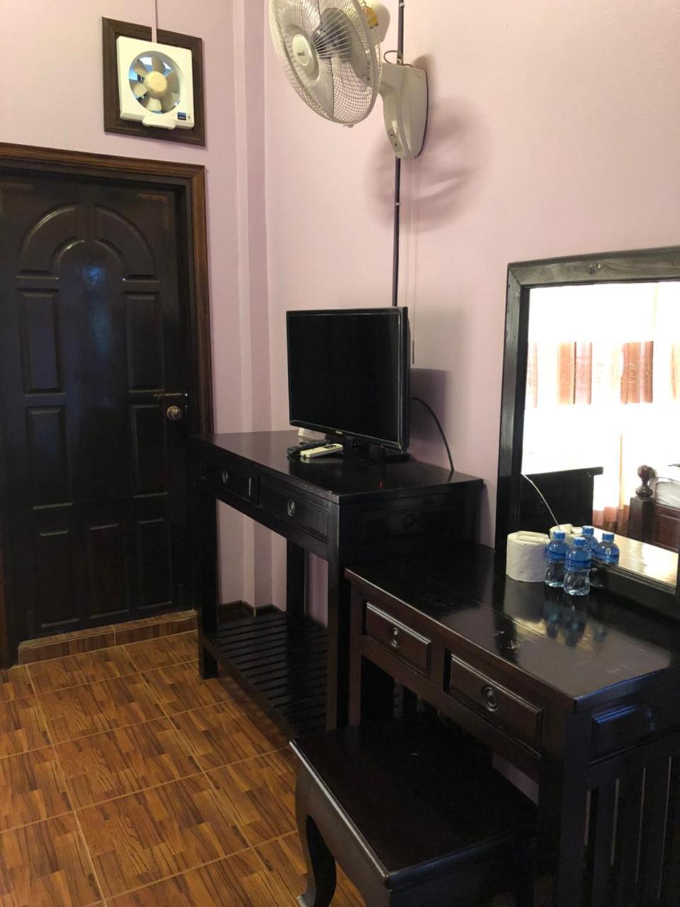 Soutjai Guesthouse & Restaurant Vang Vieng Esterno foto